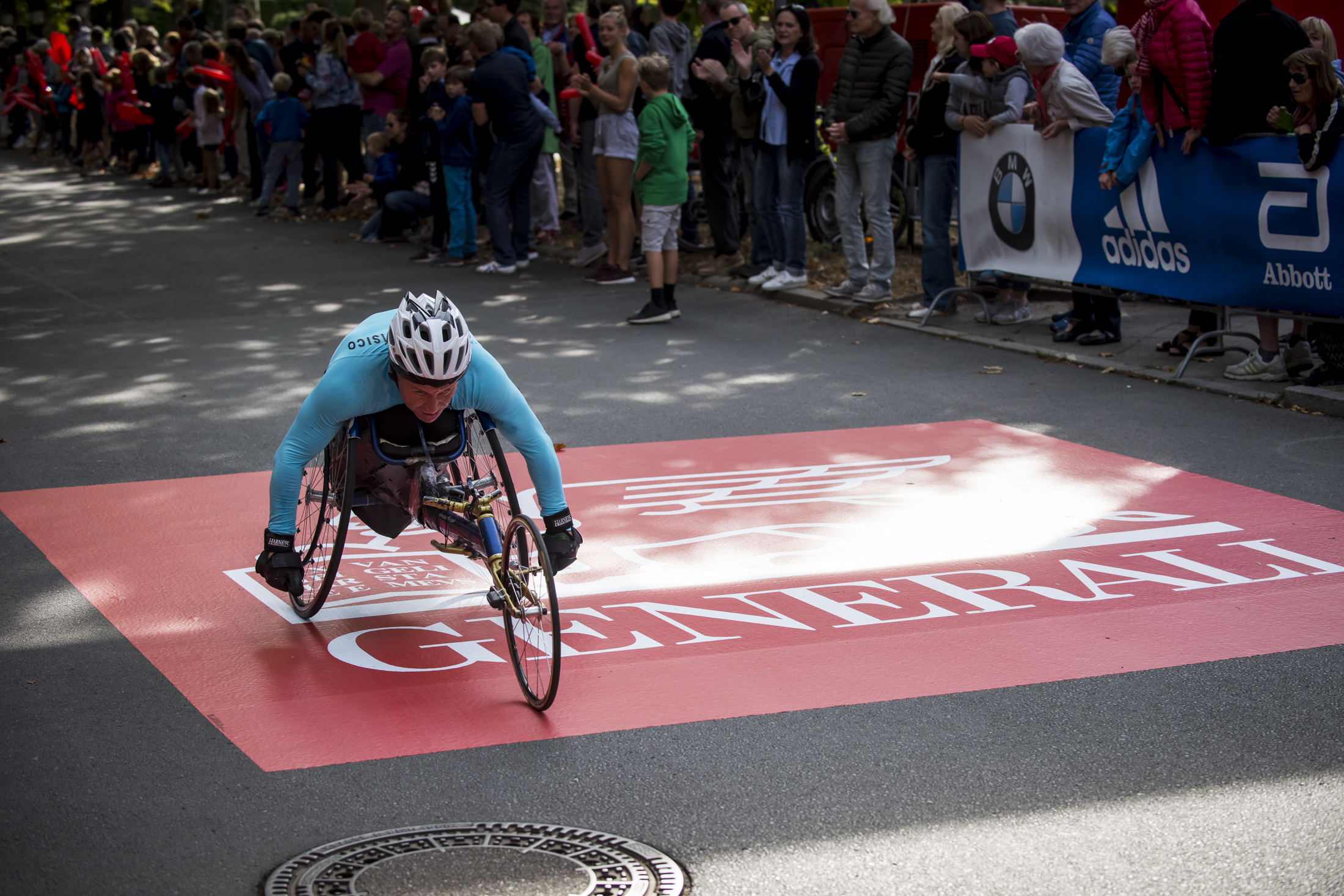 Rollstuhlfahrer beim BMW Berlin Marathon 2021